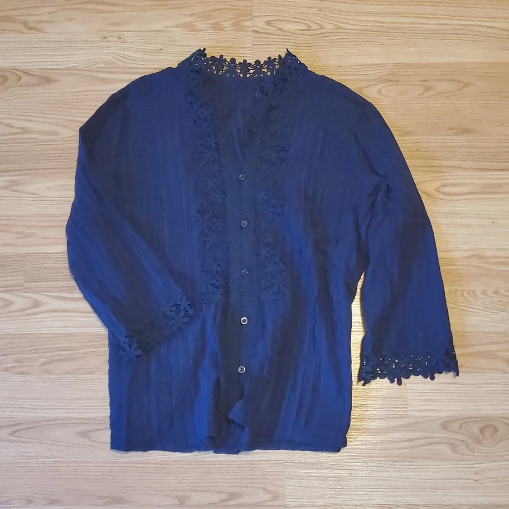 NWOT Elegant Navy Blue Lace Trim Blouse Medium - Picture 2 of 10